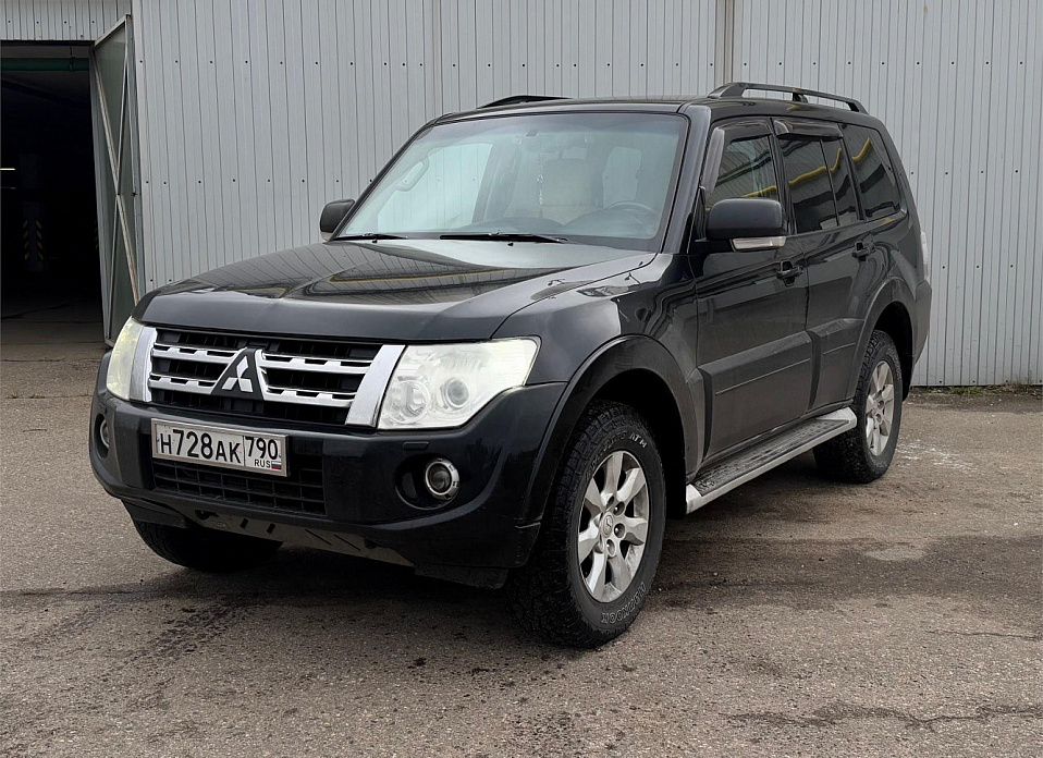 Mitsubishi Pajero, IV Рестайлинг 1 3.0 AT (178 л.с.) 4WD
