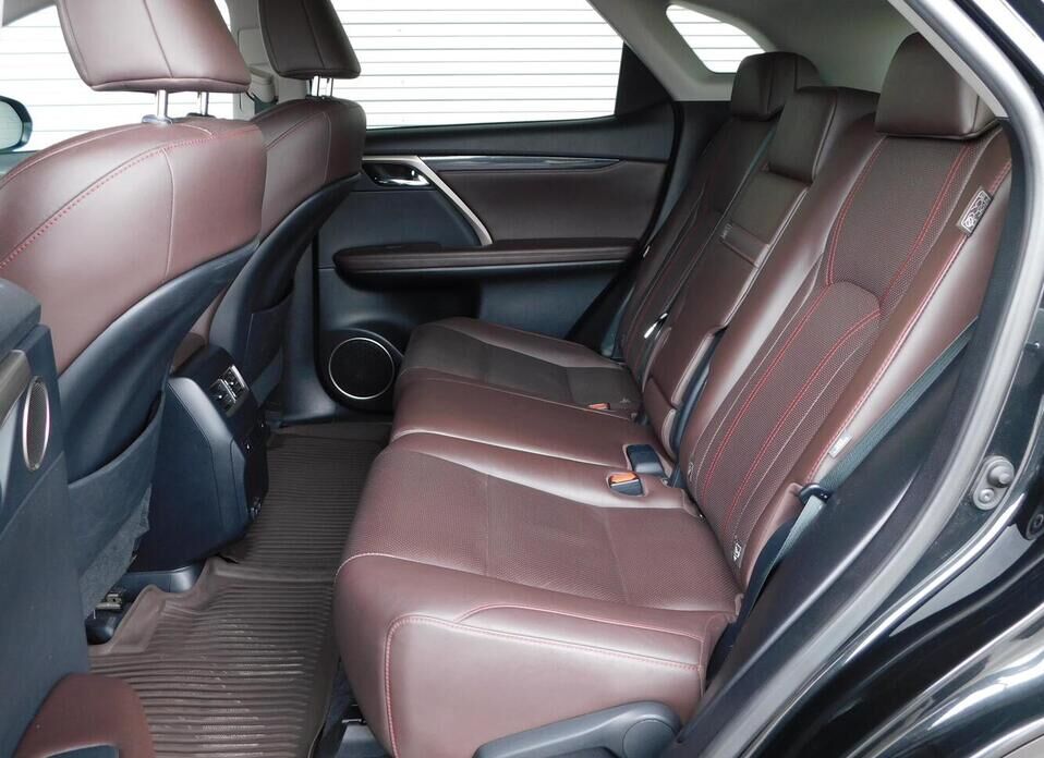 Lexus RX, IV Рестайлинг 300 2.0 AT (238 л.с.) 4WD