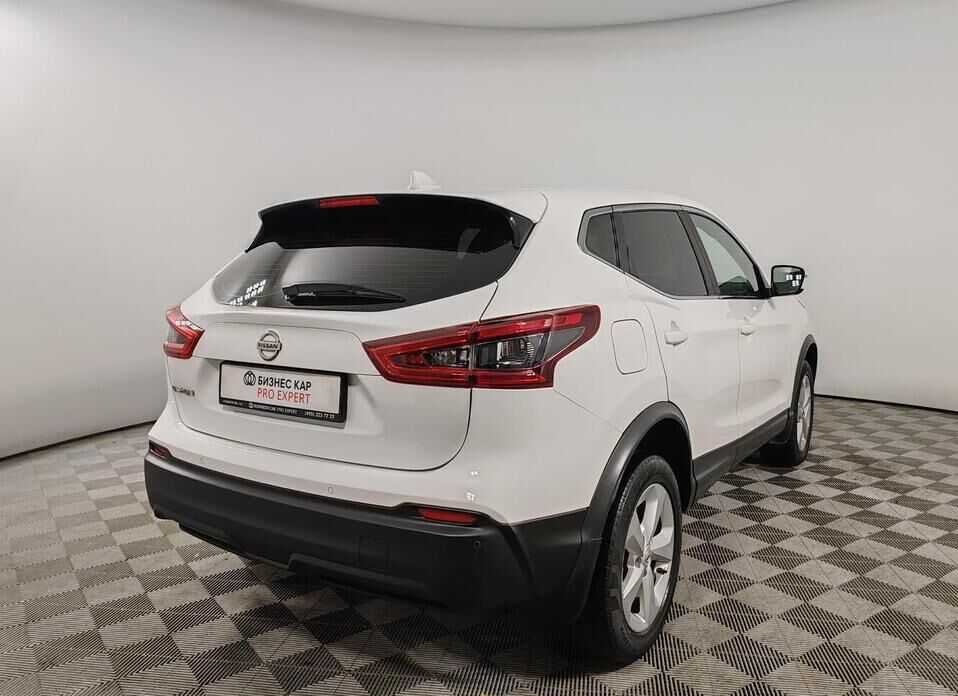 Nissan Qashqai, II Рестайлинг 2.0 CVT (144 л.с.)