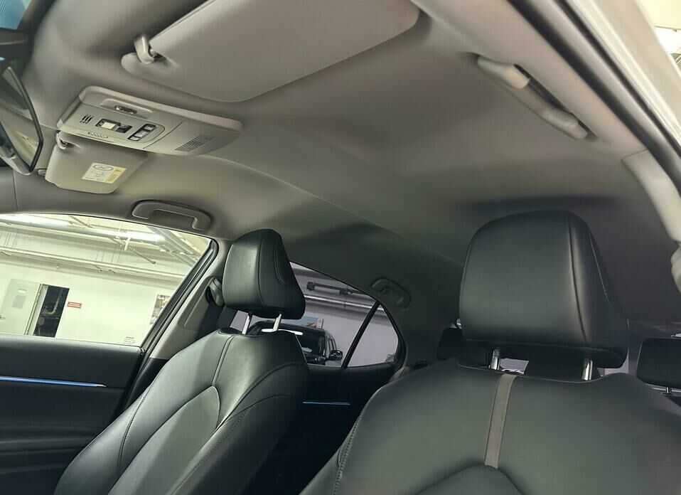 Toyota Camry 2.5 AT (200 л.с.)