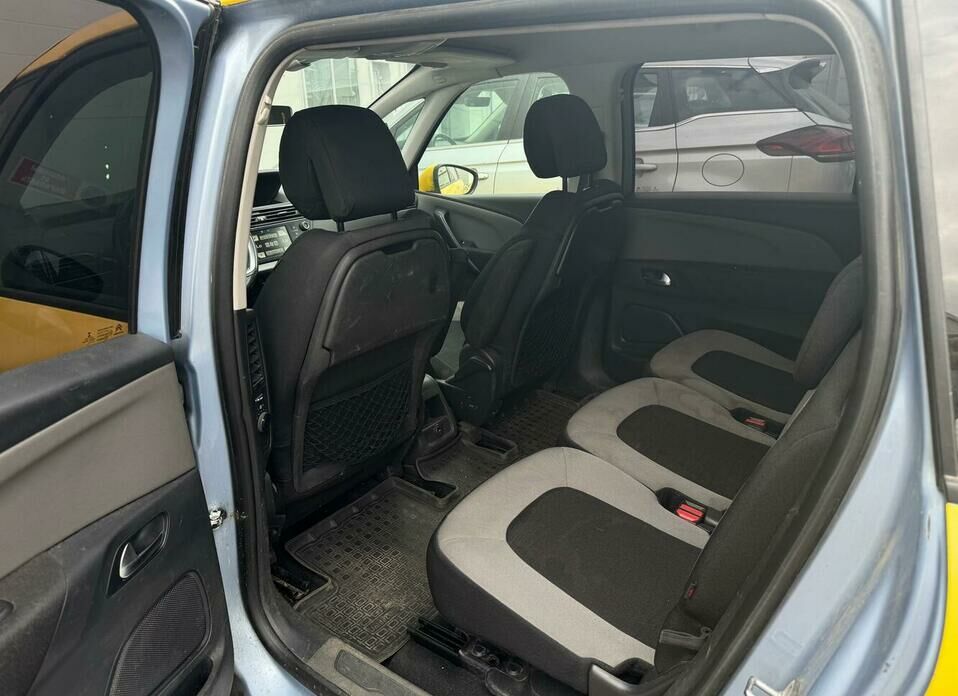 Citroen C4 Picasso 1.6 MT (120 л.с.)