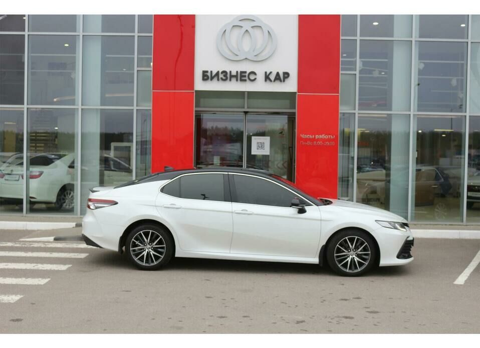 Toyota Camry 2.5 AT (200 л.с.)