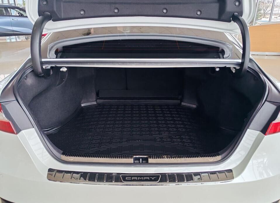 Toyota Camry, VIII (XV70) 2.5 AT (181 л.с.)