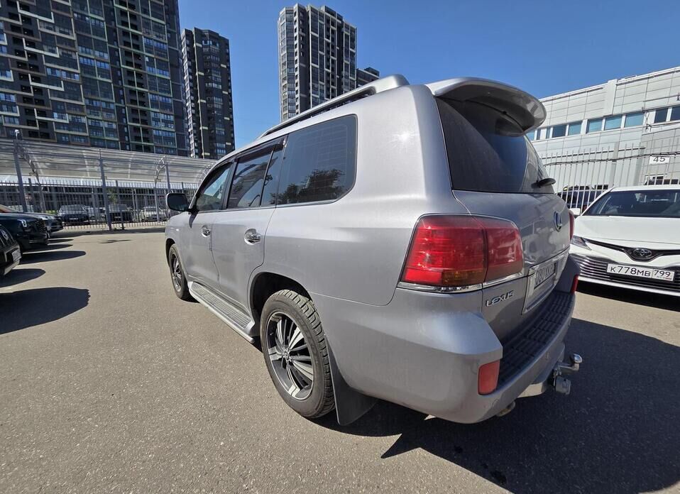 Lexus LX, III 570 5.7 AT (367 л.с.) 4WD