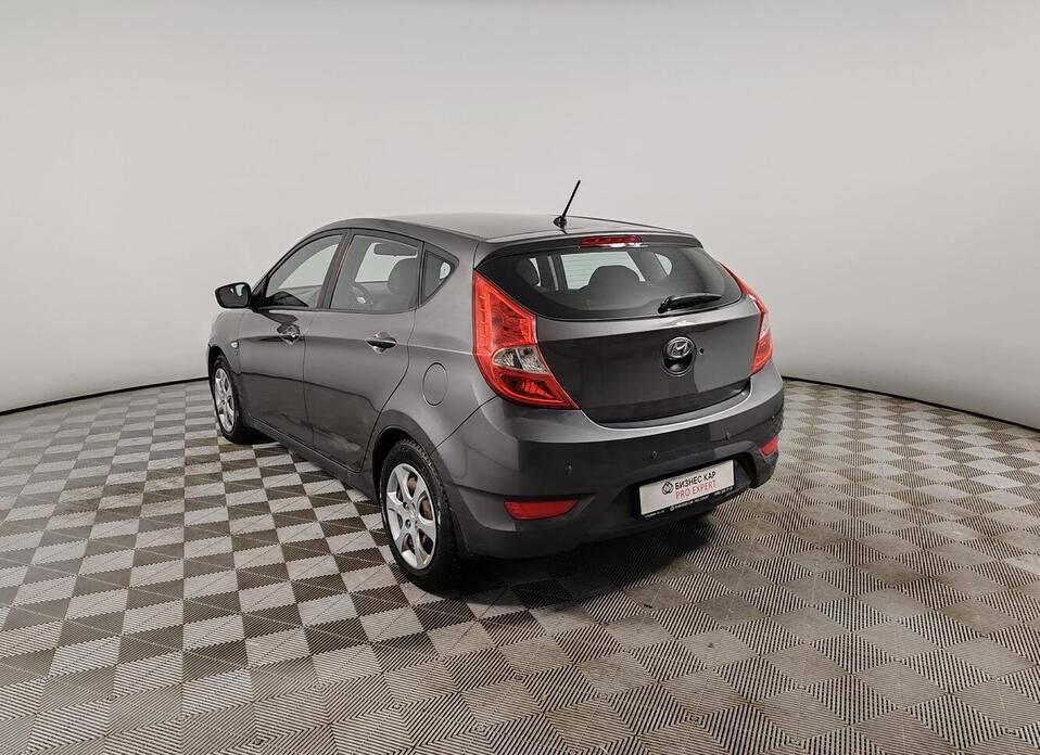 Hyundai Solaris, I 1.6 AT (123 л.с.)