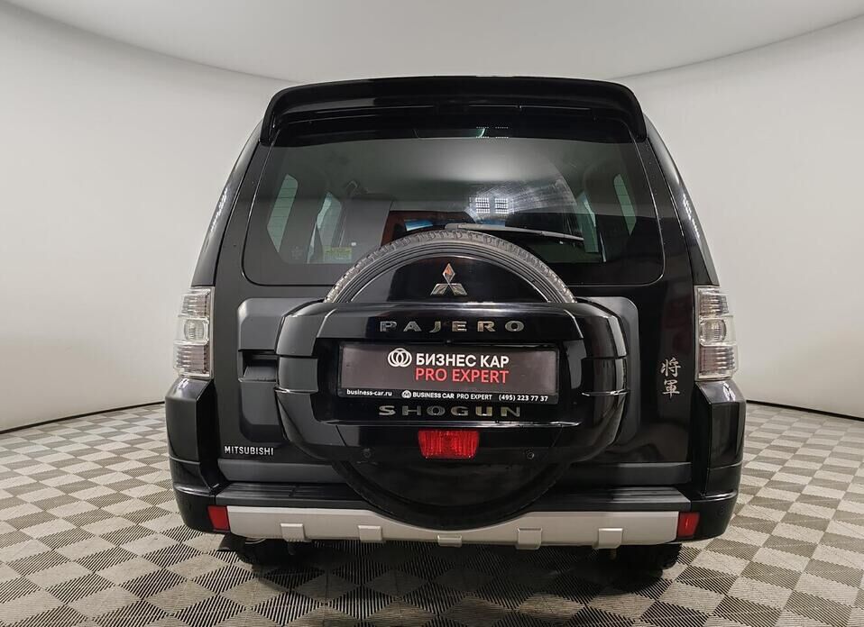 Mitsubishi Pajero, IV Рестайлинг 1 3.0 AT (178 л.с.) 4WD