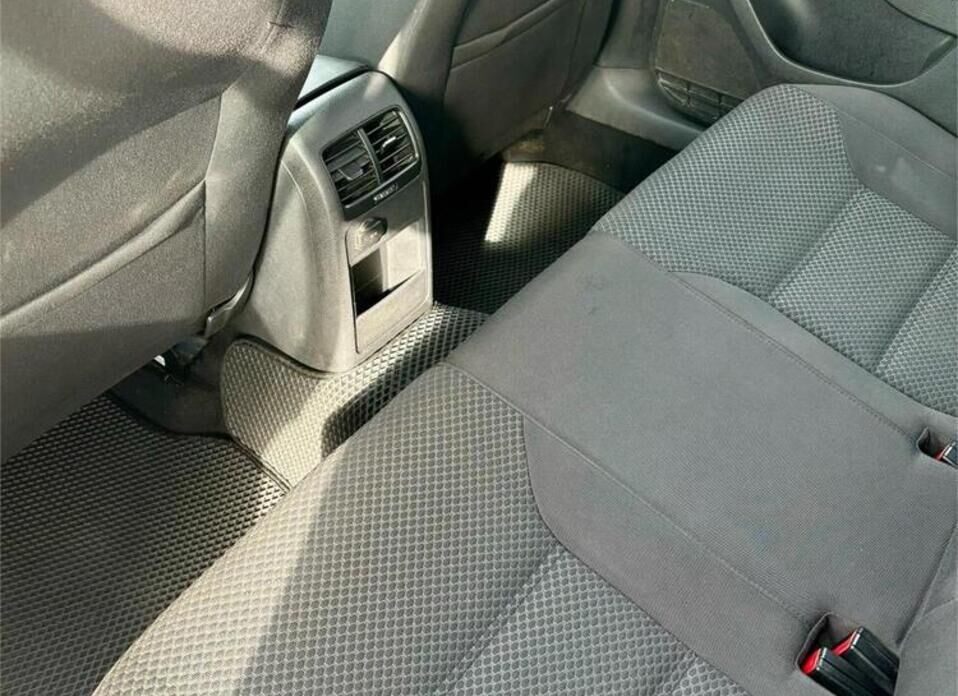 Volkswagen Jetta, VI 1.4 MT (122 л.с.)