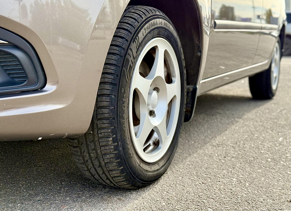 LADA (ВАЗ) Granta, I Рестайлинг 1.6 MT (87 л.с.)