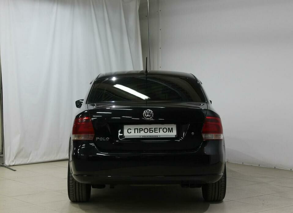 Volkswagen Polo 1.6 MT (105 л.с.)