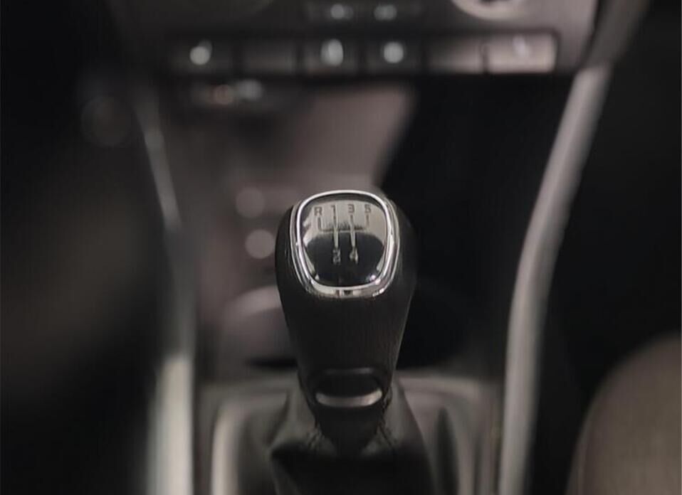 Skoda Rapid, I Рестайлинг 1.6 MT (90 л.с.)