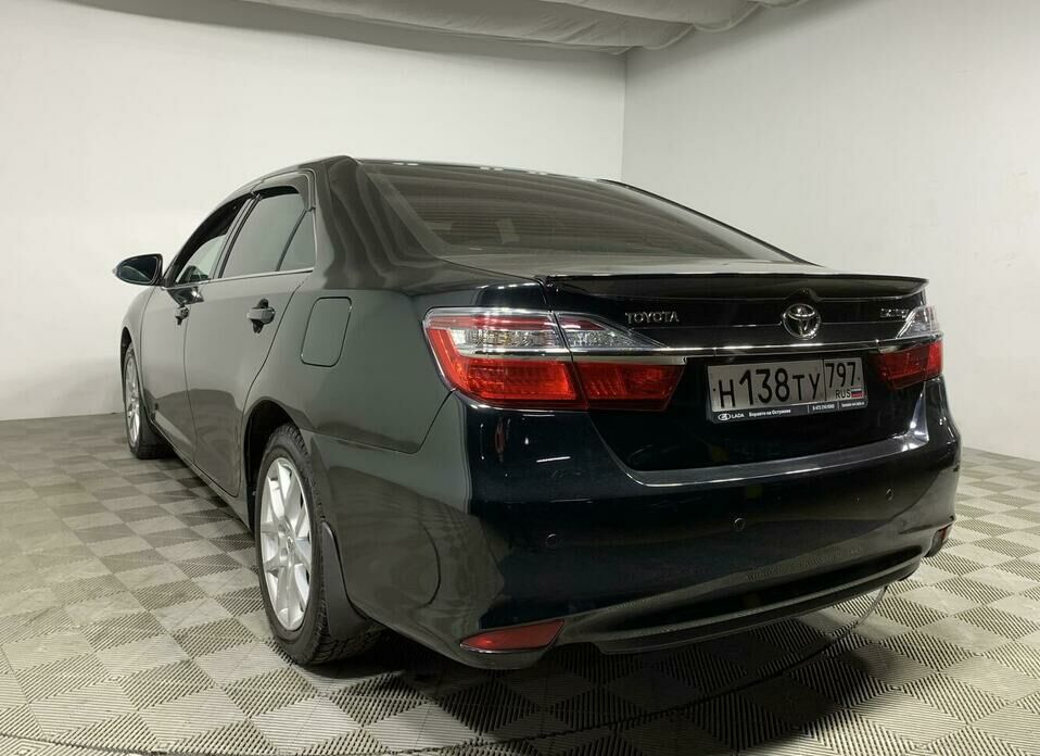 Toyota Camry 2.5 AT (181 л.с.)