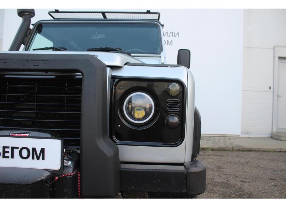 Land Rover Defender, I Рестайлинг 90 2.4d MT (122 л.с.) 4WD