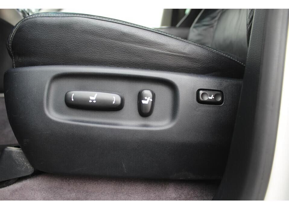 Toyota Land Cruiser, 200 Series Рестайлинг 1 4.5d AT (235 л.с.) 4WD