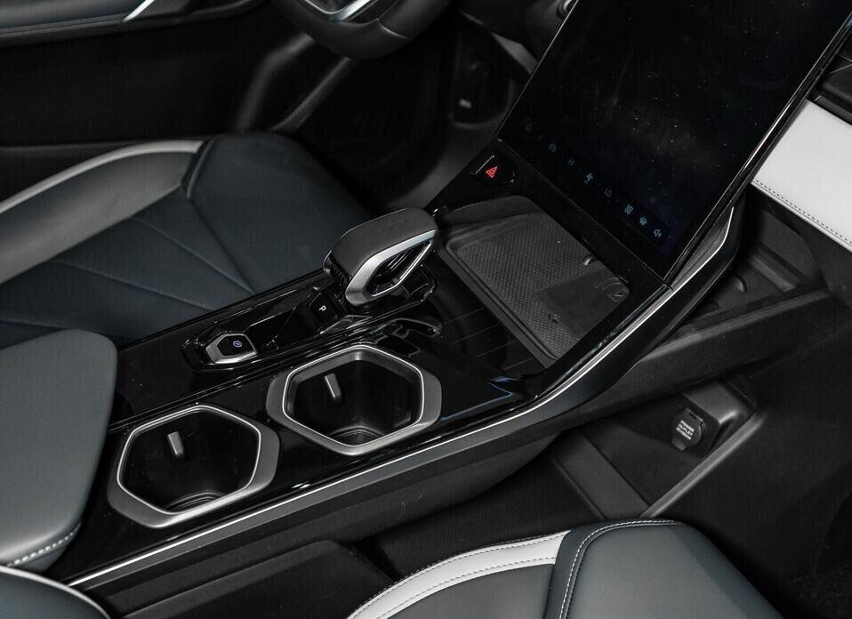 Geely Atlas, II 2.0 AT (200 л.с.) 4WD