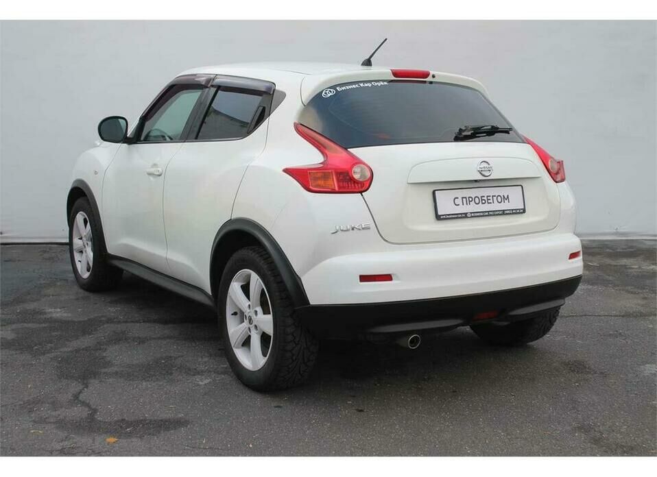 Nissan Juke 1.6 MT (117 л.с.)