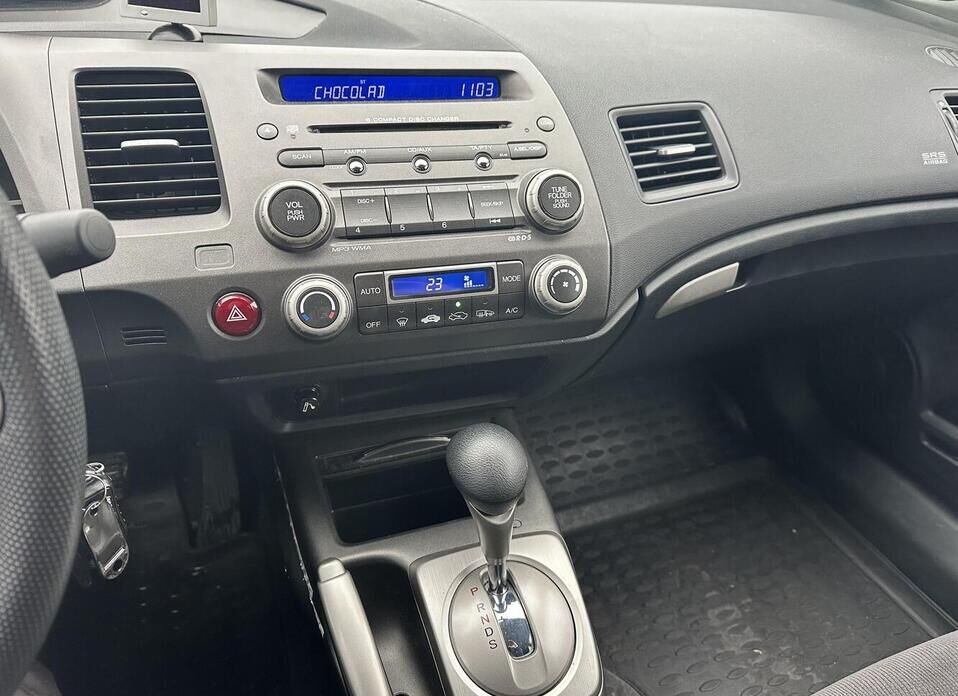 Honda Civic, VIII 1.8 AT (140 л.с.)