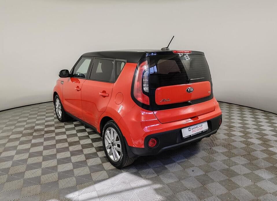 Kia Soul 1.6 AT (132 л.с.)