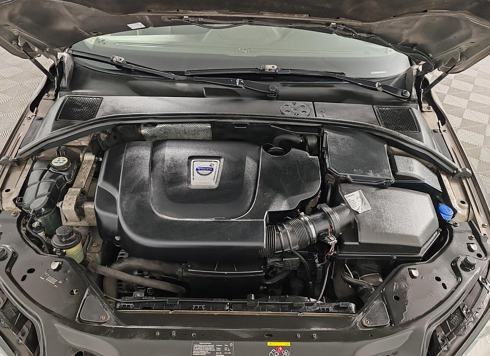 Volvo XC70, II 2.4d AT (163 л.с.) 4WD