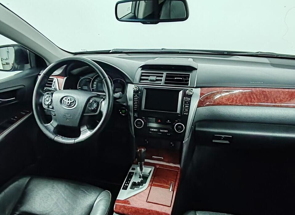 Toyota Camry, VII (XV50) 2.5 AT (181 л.с.)