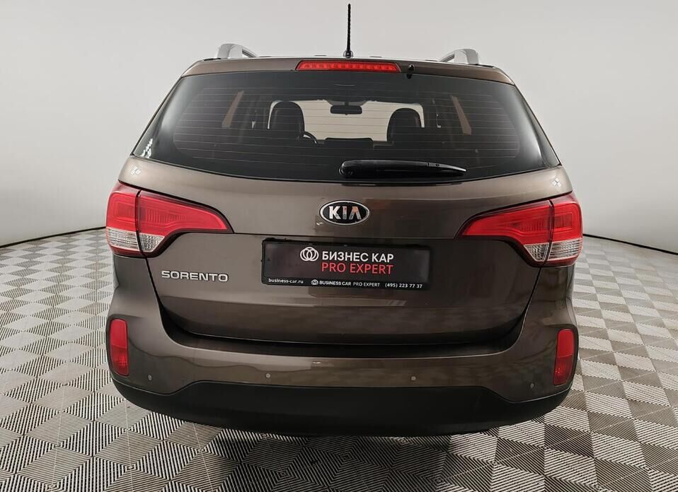 Kia Sorento, II Рестайлинг 2.4 AT (175 л.с.)