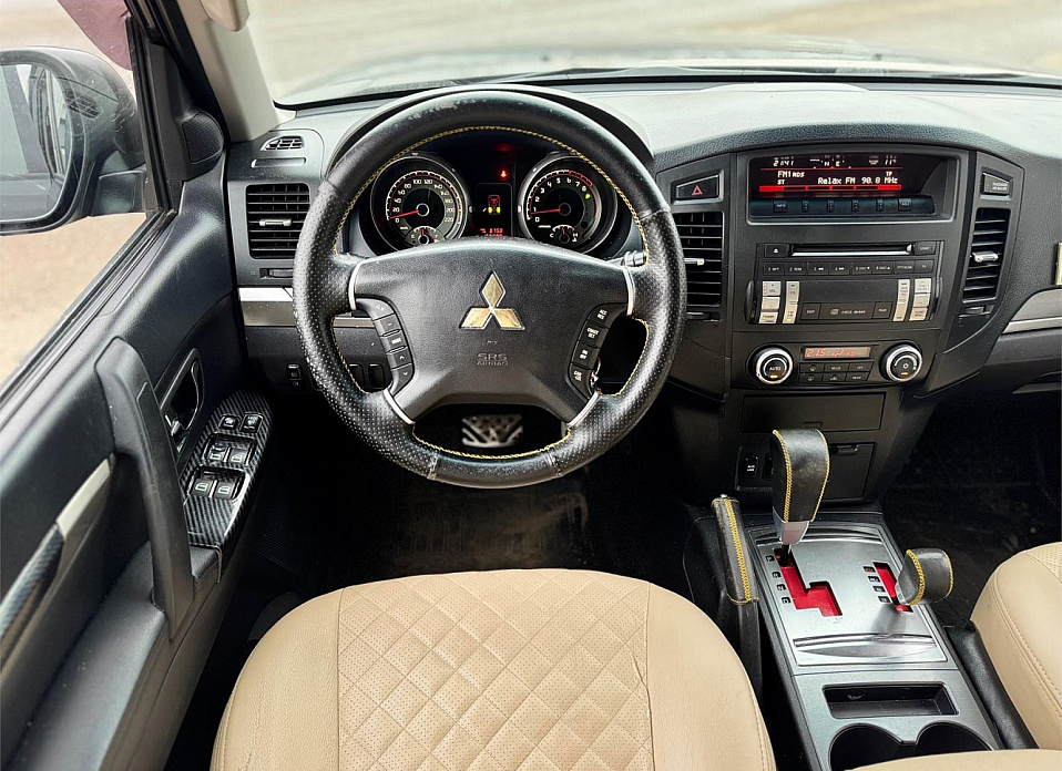 Mitsubishi Pajero, IV Рестайлинг 1 3.0 AT (178 л.с.) 4WD
