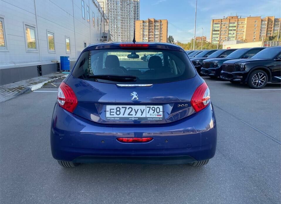 Peugeot 208 1.6 AT (120 л.с.)