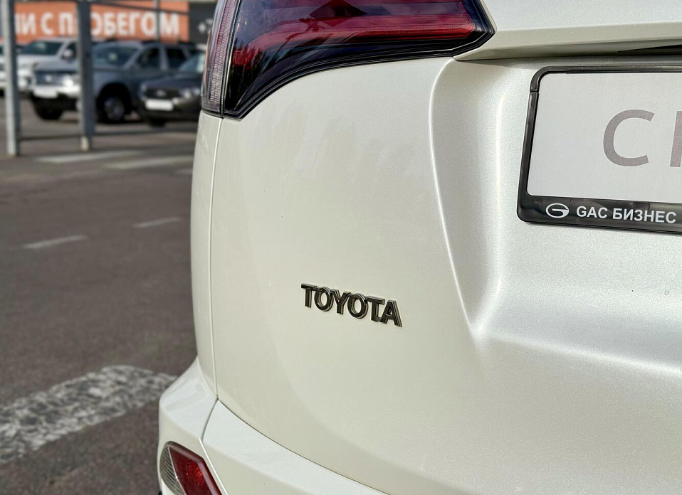 Toyota RAV4, IV (XA40) Рестайлинг 2.0 CVT (146 л.с.) 4WD