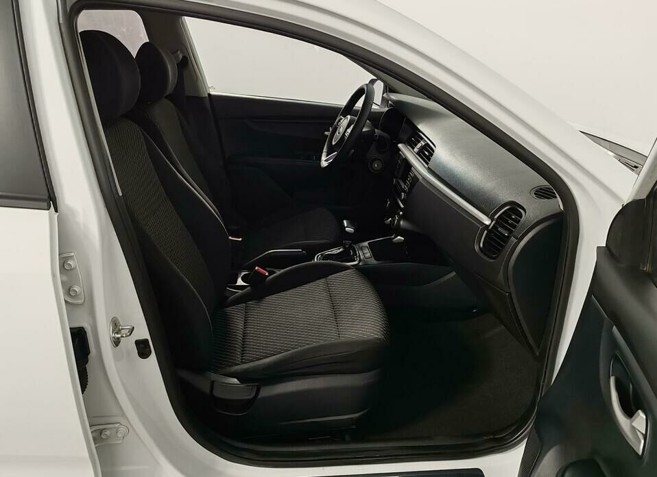 Kia Rio 1.6 AT (123 л.с.)