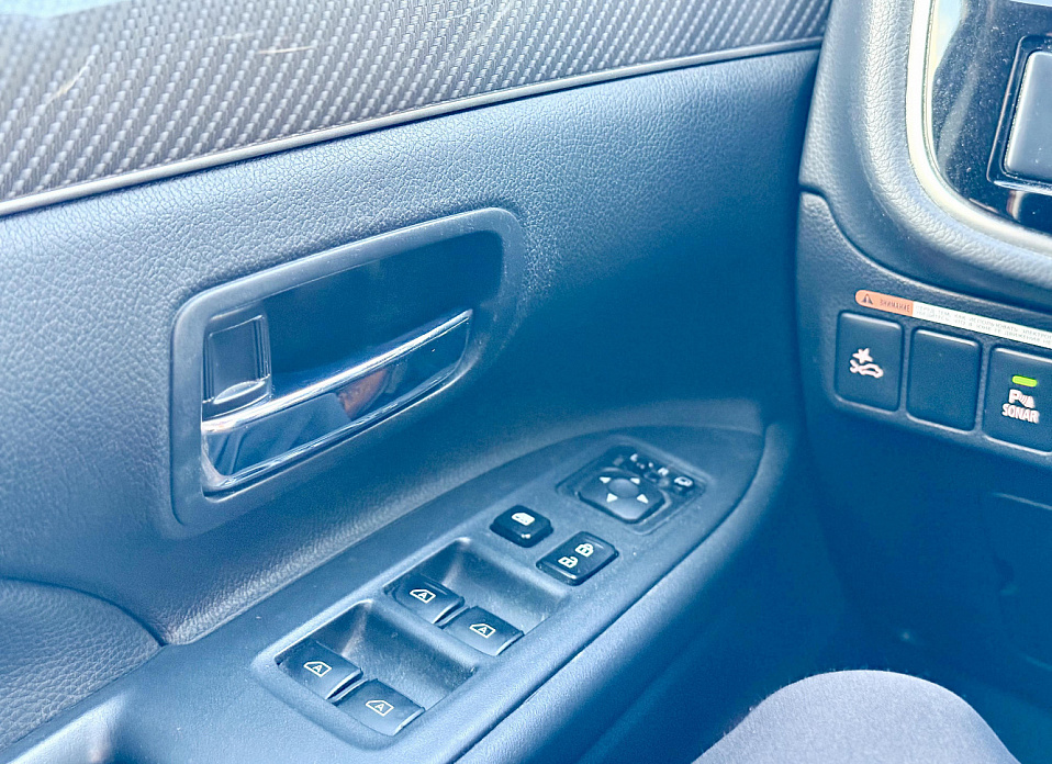 Mitsubishi Outlander, III Рестайлинг 3 2.4 CVT (167 л.с.) 4WD