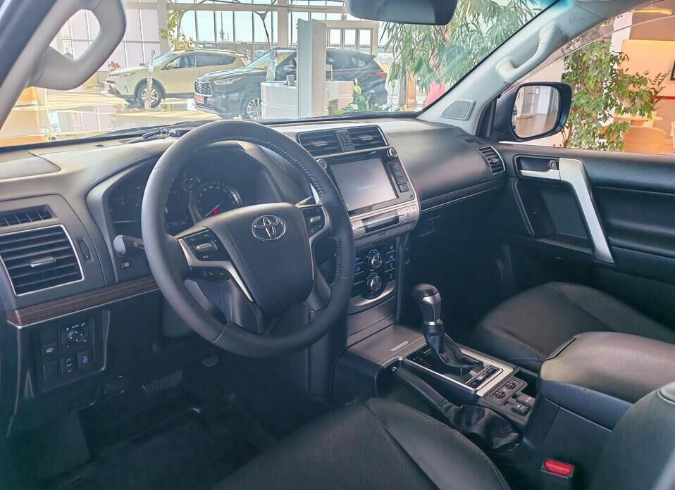 Toyota Land Cruiser Prado, 150 Series Рестайлинг 2 2.8d AT (177 л.с.) 4WD