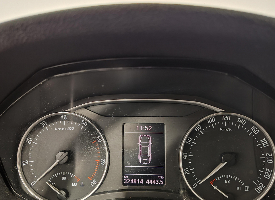 Skoda Octavia, II (A5) Рестайлинг 1.6 MT (102 л.с.)