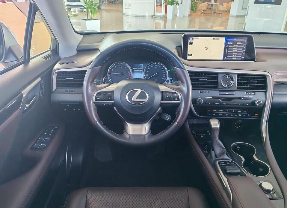 Lexus RX, IV 300 2.0 AT (238 л.с.) 4WD