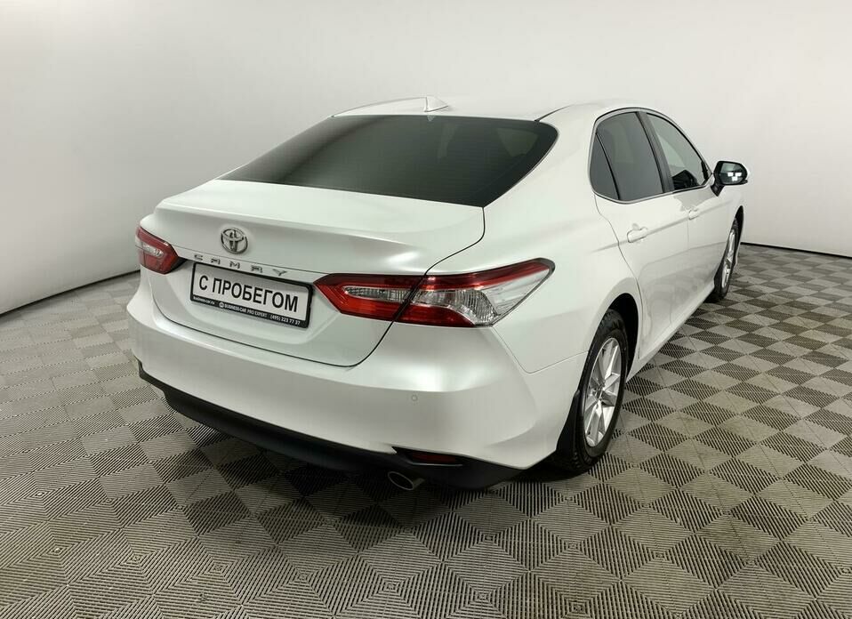 Toyota Camry 2.5 AT (181 л.с.)