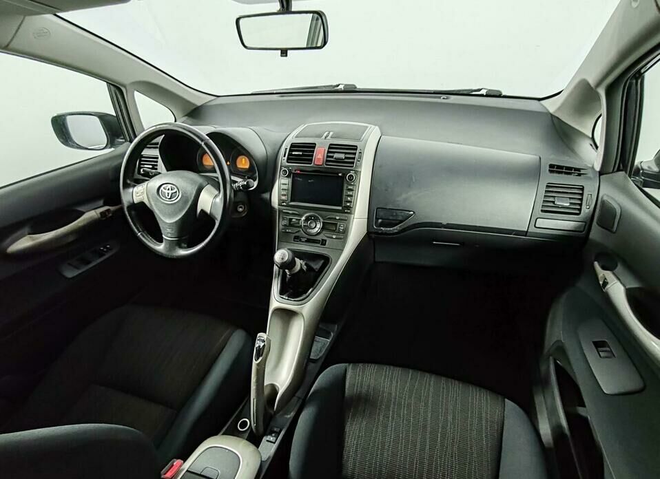 Toyota Auris 1.6 MT (124 л.с.)