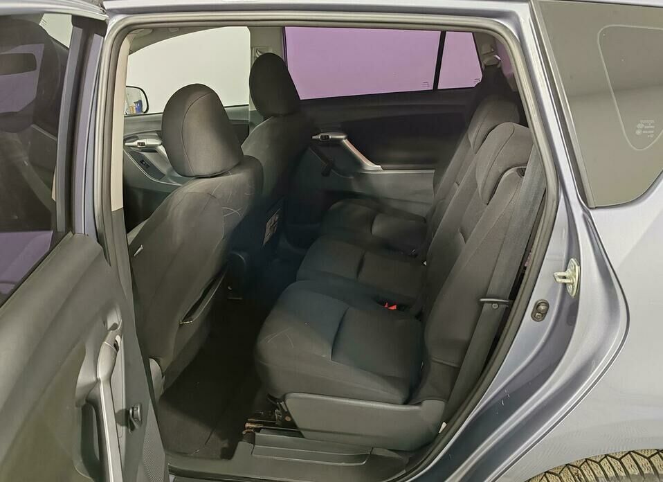Toyota Verso 1.8 CVT (147 л.с.)