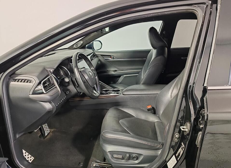 Toyota Camry, VIII (XV70) 3.5 AT (249 л.с.)