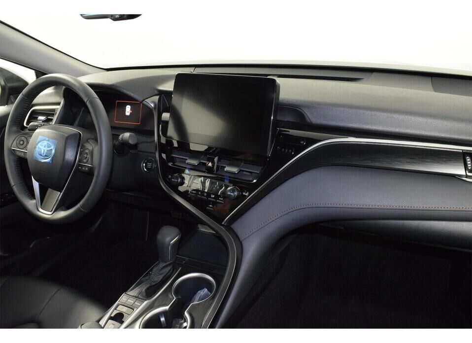 Toyota Camry, VIII (XV70) Рестайлинг 2.5 AT (209 л.с.)