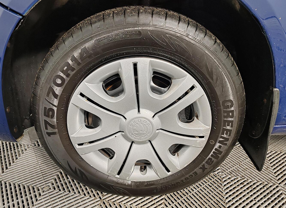 Skoda Fabia, II Рестайлинг 1.4 MT (86 л.с.)