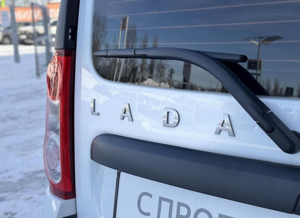 LADA (ВАЗ) Largus, I Рестайлинг 1.6 MT (90 л.с.)
