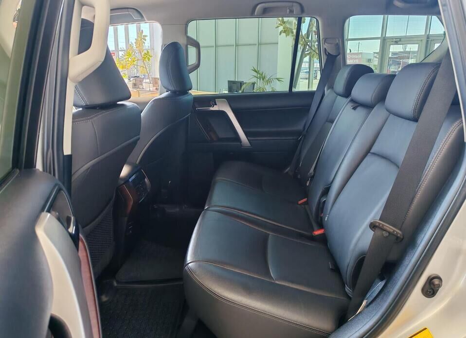 Toyota Land Cruiser Prado, 150 Series Рестайлинг 1 3.0d AT (173 л.с.) 4WD