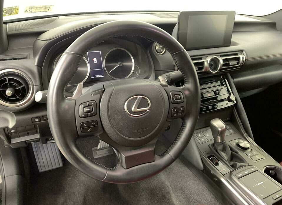 Lexus IS 300 3.5 AT (264 л.с.) 4WD