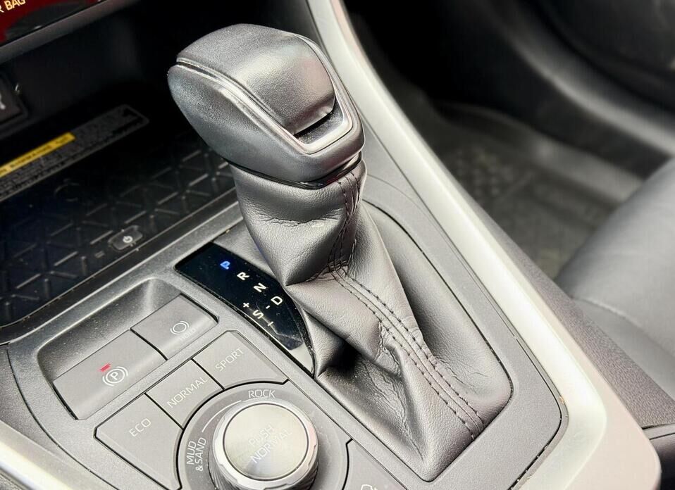 Toyota RAV4, V (XA50) 2.5 AT (199 л.с.) 4WD