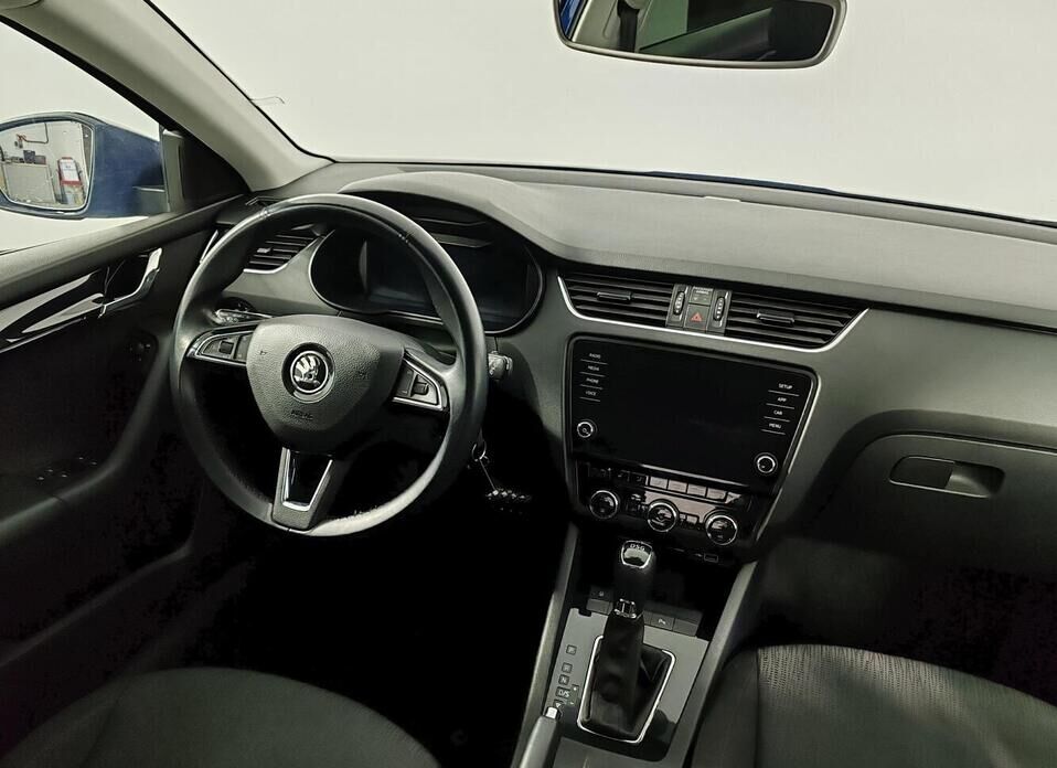 Skoda Octavia, III (A7) Рестайлинг 1.8 AMT (180 л.с.)