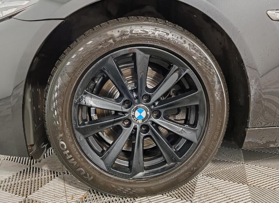 BMW 5 серии, VI (F10/F11/F07) Рестайлинг 520i 2.0 AT (184 л.с.)