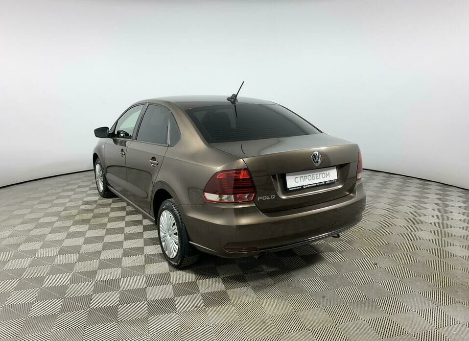 Volkswagen Polo 1.6 AT (110 л.с.)