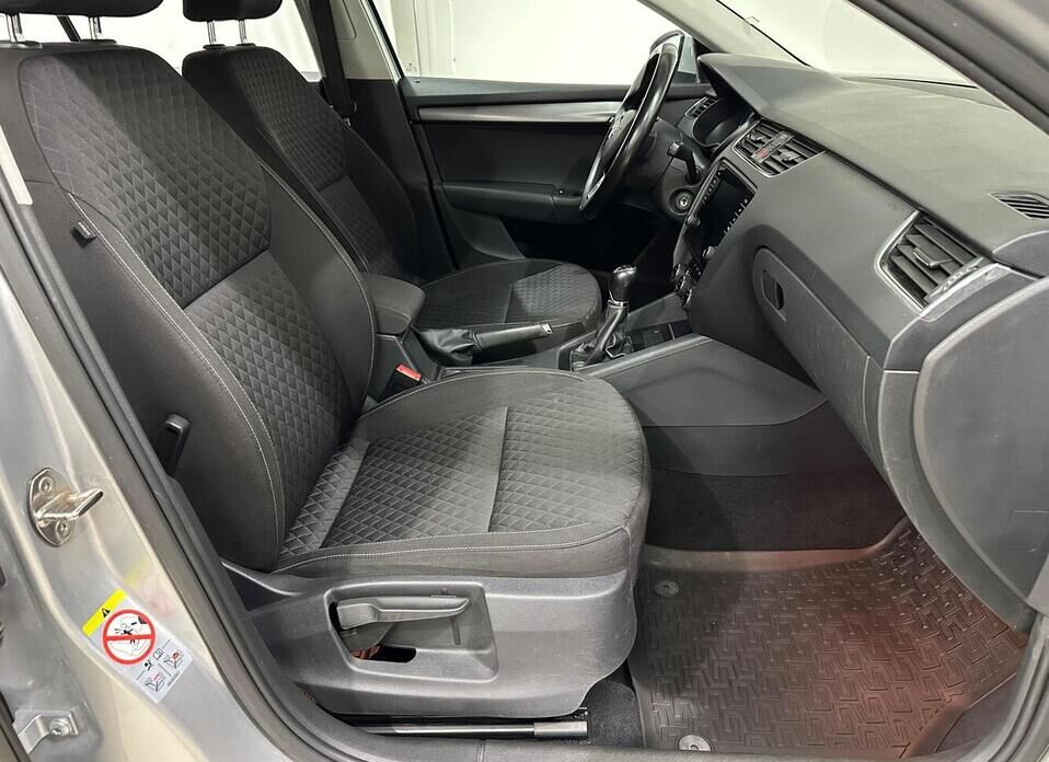 Skoda Octavia, III (A7) Рестайлинг 1.6 MT (110 л.с.)