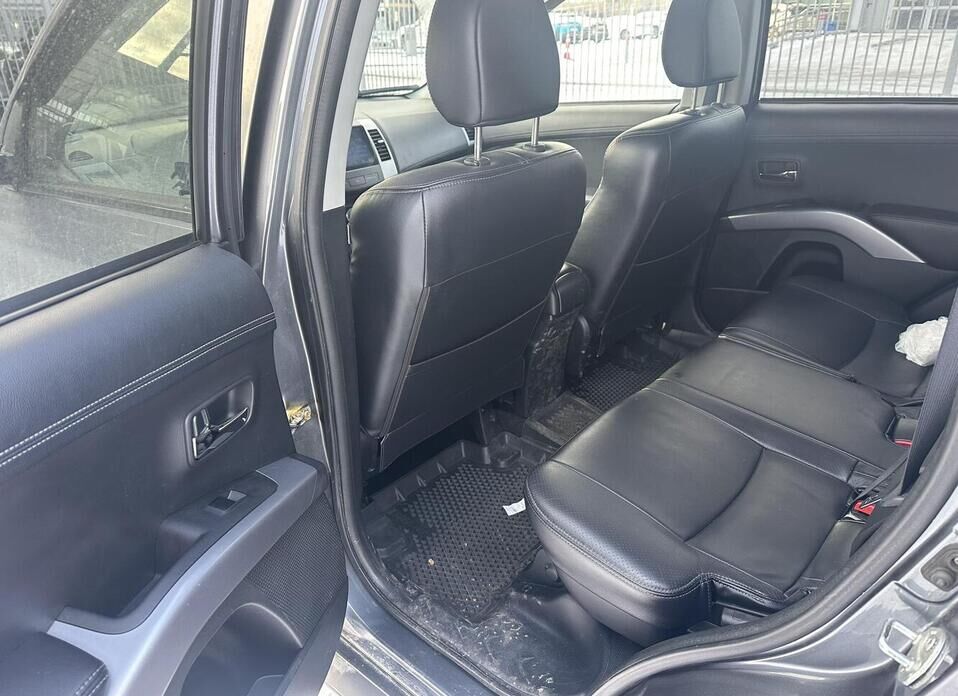 Mitsubishi Outlander, II Рестайлинг 2.0 CVT (147 л.с.) 4WD