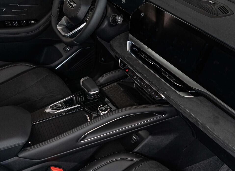 Geely Monjaro 2.0 AT (238 л.с.) 4WD