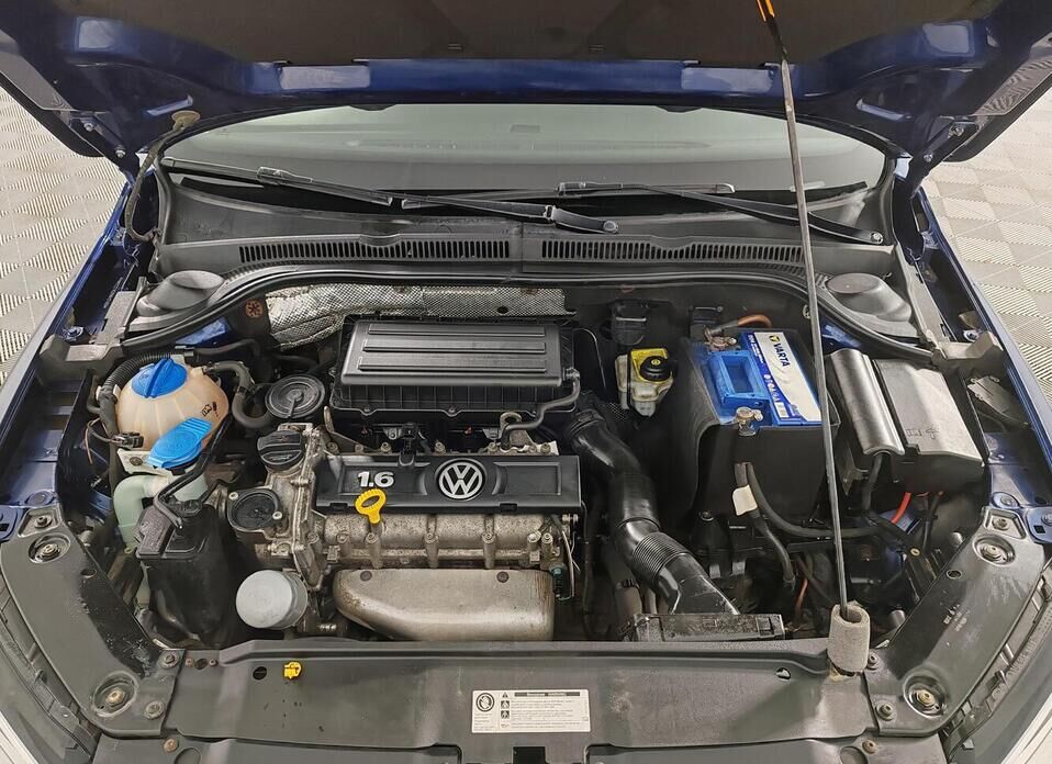 Volkswagen Jetta 1.6 AT (105 л.с.)