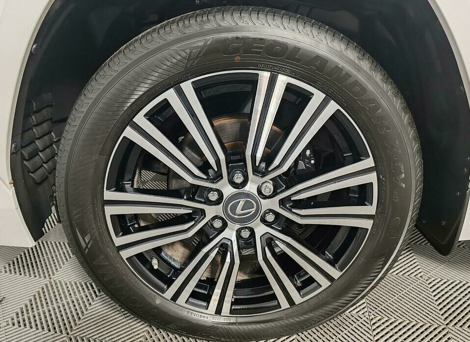 Lexus LX 600 3.5 AT (415 л.с.) 4WD
